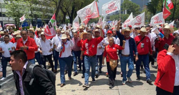 VIDEOS: “Alito” Moreno encabeza marcha al Senado tras pelea con Gerardo Noroña