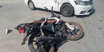 Volcadura de tráiler Monterrey-Laredo (1)