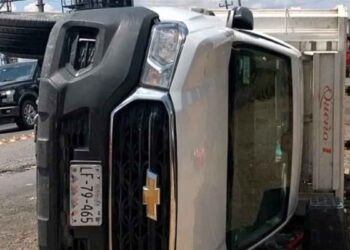 Volcadura en Cadereyta