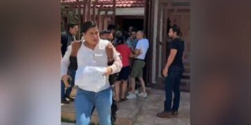 abogado néstor luna en patrulla