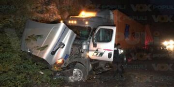 accidente de tractocamión en rumbo nuevo