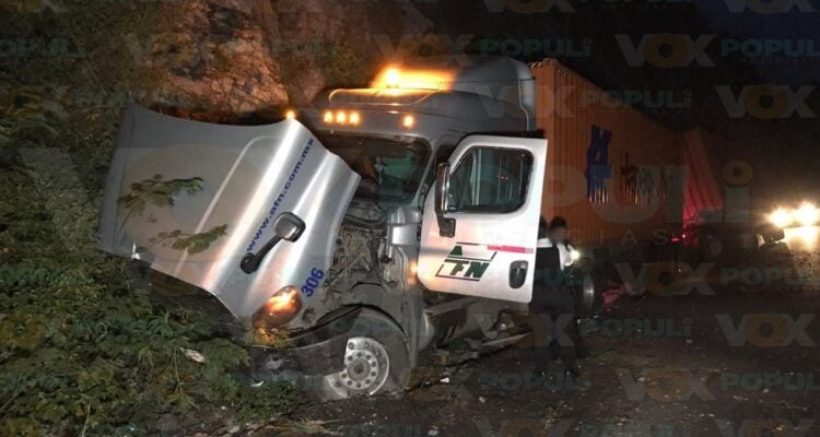 accidente de tractocamión en rumbo nuevo