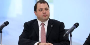 Carlos Morris renuncia PRI