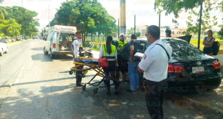 choque contra poste en Madero