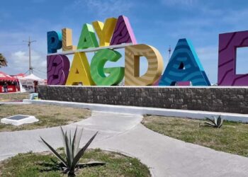 toneladas de basura en Playa Bagdad