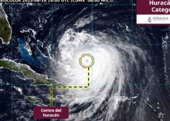 ¿Cuál es la trayectoria actual del huracán Erin en su categoría 4?