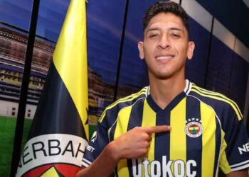 Edson Álvarez debutar