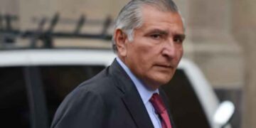 Adán Augusto niega recibir dinero ilícito y asegura saber de dónde vienen los “ataques”