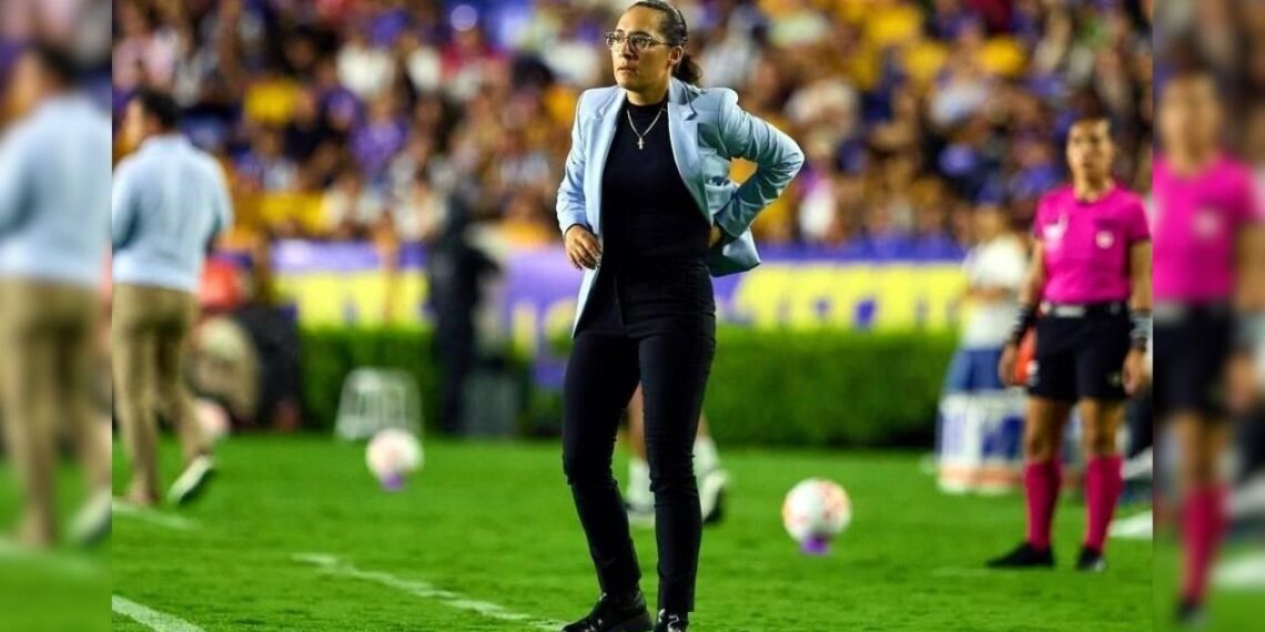 Amelia Valverde Rayadas