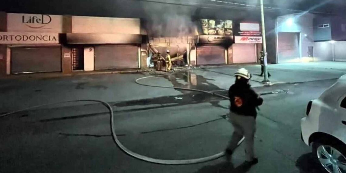 Bomberos controlan incendio en San Nicolás