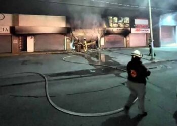 Bomberos controlan incendio en San Nicolás