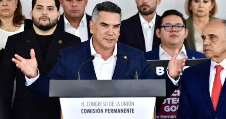 Cambio en el Senado Alito Moreno pierde la Comisión de Marina