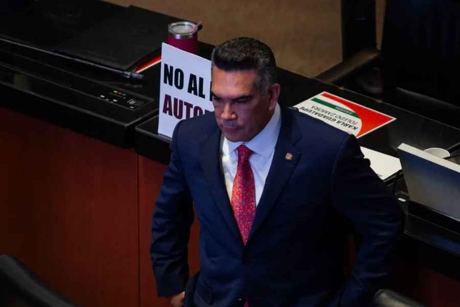 Cambio en el Senado Alito Moreno pierde la Comisión de Marina