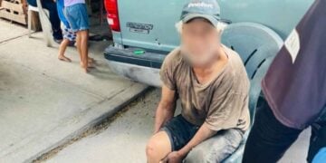 Camioneta cae mecánico en Matamoros
