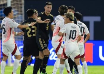 César Montes suspensión