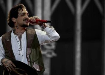 Christian Nodal documentos falsos