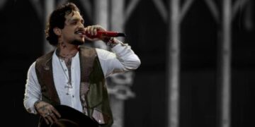 Christian Nodal documentos falsos