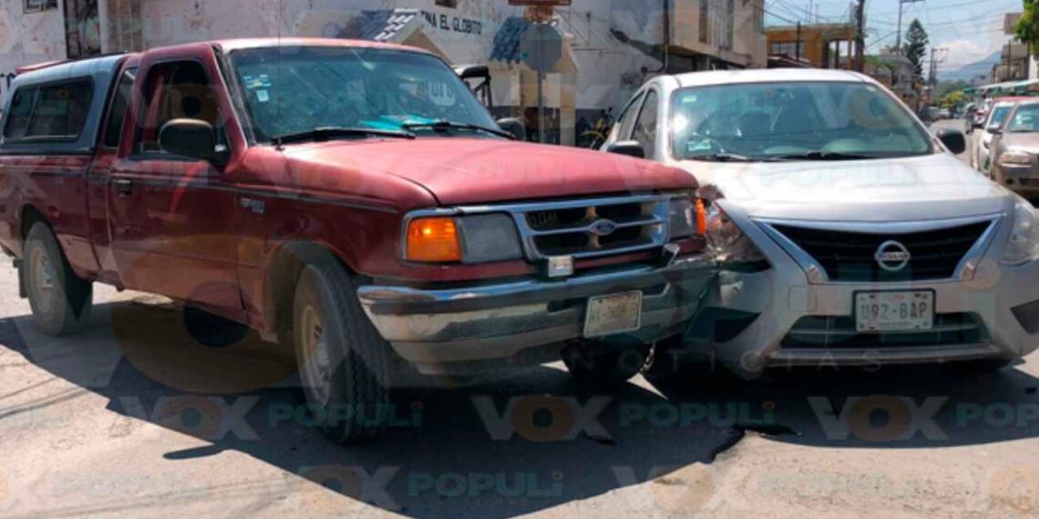 Conductor ignora alto en Victoria