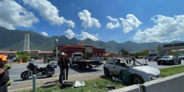 Conductor se impacta en Monterrey