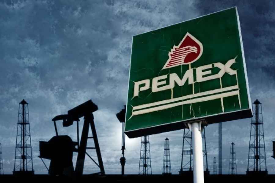 Crisis financiera en México Pemex debe siete veces lo que gana en un año