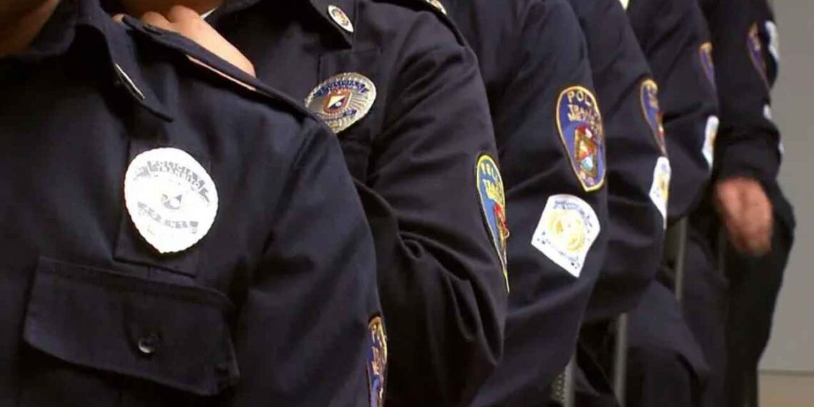 Detienen a tres menores con más de 150 dosis de droga en la CDMX