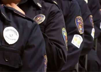 Detienen a tres menores con más de 150 dosis de droga en la CDMX