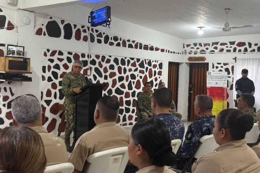 En medio del escándalo, Morales Ángeles refuerza la fortaleza de la Marina