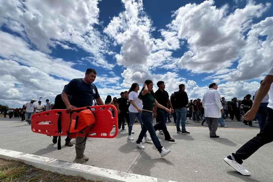 Estudiantes de la UTNL participan en simulacro nacional de Protección Civil en Nuevo Laredo