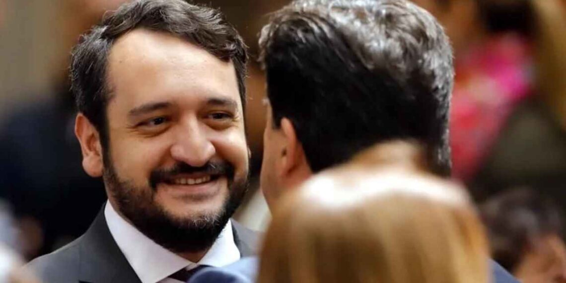 Hijos de AMLO promueven amparo ante posible orden de aprehensión