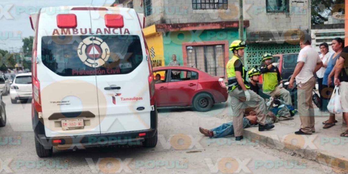 Hombre recibe golpiza en Victoria