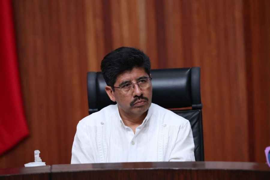 Hugo Aguilar Ortiz defiende y explica la necesidad de 70 asesores