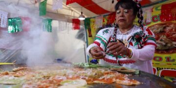 IMSS alerta sobre los riesgos de las comidas típicas del 15 de septiembre consejos para prevenir malestares