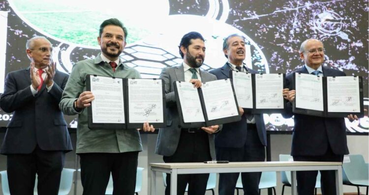IMSS y sindicato pactan incremento salarial y mejoras laborales históricas