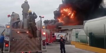 Incendio en empresa Apodaca