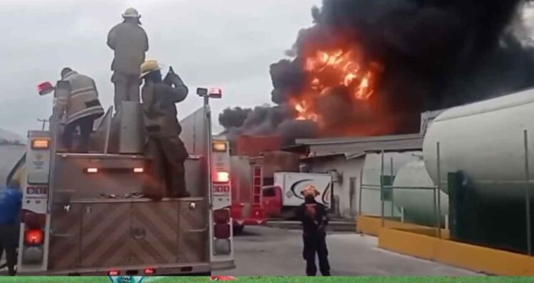 Incendio en empresa Apodaca
