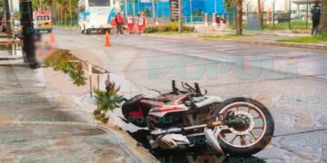 Infortunado motociclista fallece al estrellarse de frente con un microbús en Tampico, Tamaulipas