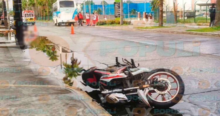 Infortunado motociclista fallece al estrellarse de frente con un microbús en Tampico, Tamaulipas