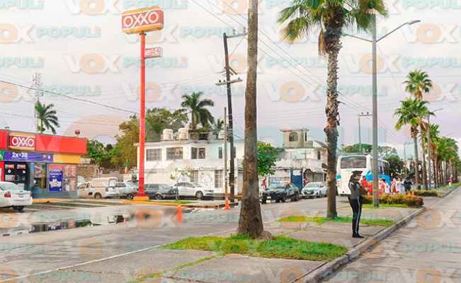 Infortunado motociclista fallece al estrellarse de frente con un microbús en Tampico, Tamaulipas