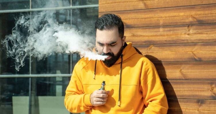 Iniciativa busca hasta ocho años de prisión por fabricar o vender vapeadores en México