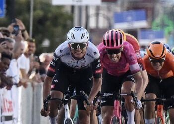 Isaac del Toro suma otra victoria en Italia al ganar el Trofeo Matteotti