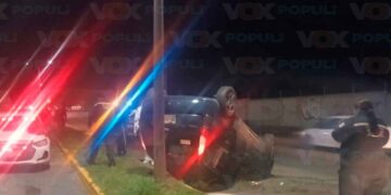 Joven vuelca en Tampico