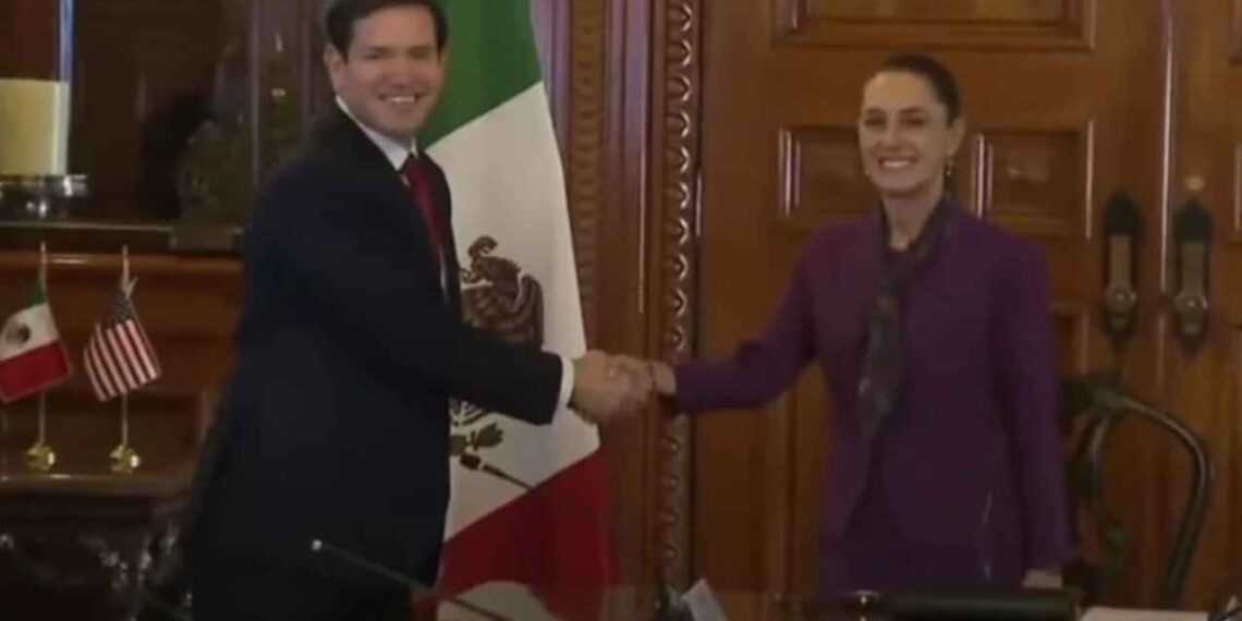 Marco Rubio llega al Palacio Nacional para reunirse con Claudia Sheinbaum