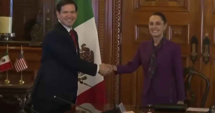 Marco Rubio llega al Palacio Nacional para reunirse con Claudia Sheinbaum
