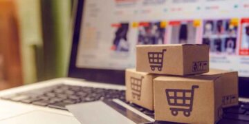 México podría tener nuevas reglas para comprar en línea, asegura Monreal