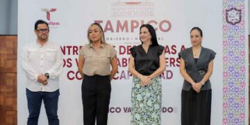 Mónica despensas a sectores vulnerables