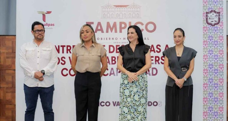 Mónica despensas a sectores vulnerables