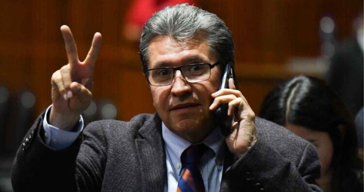 Monreal sorprendió al revelar en clase un inesperado cambio de bancada en San Lázaro