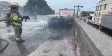 Monterrey: Bomberos atienden incendio en restaurante de cabrito