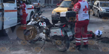 Motociclista derrapa en zona lodosa y resulta lesionado en Ciudad Victoria, Tamaulipas