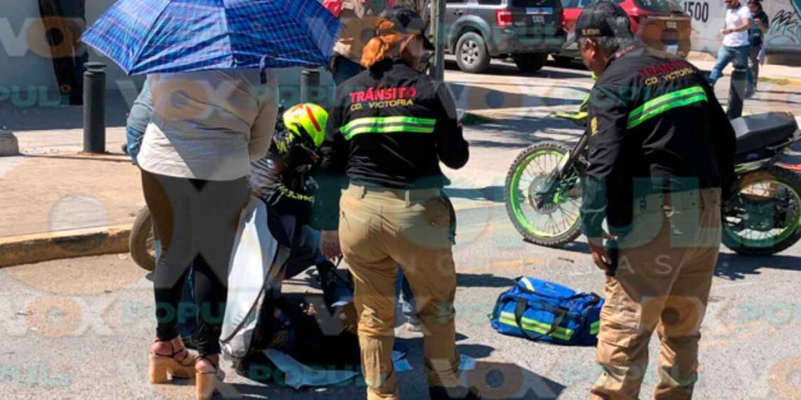 Motociclista impactada en Victoria